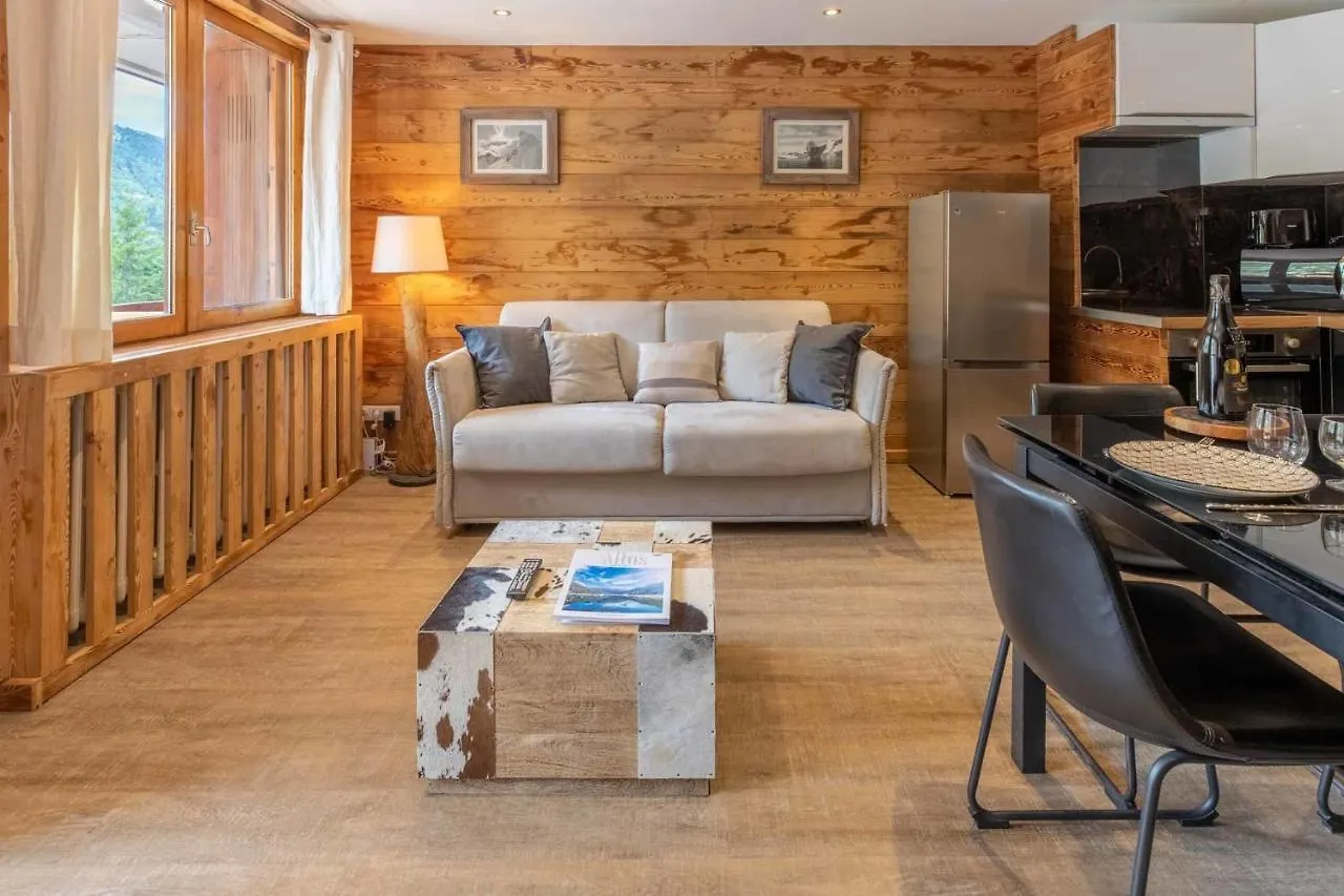 アパート Croix Des Verdons F2 Meribel Centre 180 From The Ski Pistesアパートメント フランス